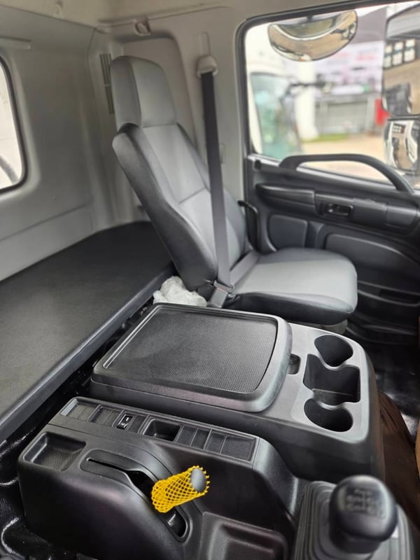 รถดั๊ม 2 เพลา ไกรสร 086-3516797 รุ่นใหม่ EURO 5 ดาวน์ต่ำ รับรถได้ทันที 350 แรงม้า