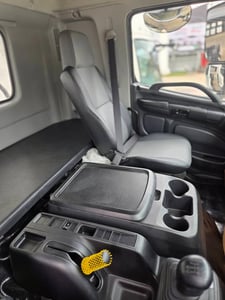 รถดั๊ม 2 เพลา ไกรสร 086-3516797 รุ่นใหม่ EURO 5 ดาวน์ต่ำ รับรถได้ทันที 350 แรงม้า