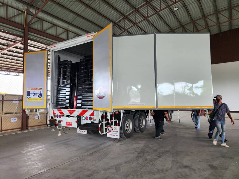 ดาวน์ 15,000 รถพร้อม ตู้ แห้ง 10 บาน ใช้งานได้ทันที ไกรสร 086-3516797 ดาวน์ 15,000 รถพร้อม ตู้ แห้ง 10 บาน ใช้งานได้ทันที ไกรสร 086-3516797