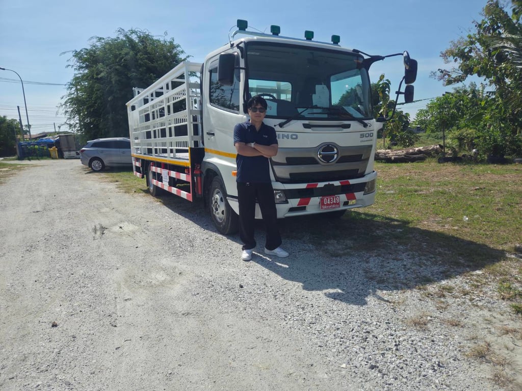 ขายด่วน รถบรรทุก ลิฟย์ท้าย ฟรีดาวน์ ไกรสร 091-7838676 , 086-3516797