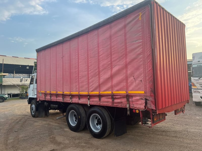 สิบล้อเพลาเดียว ISUZU 175แรง ปี47 