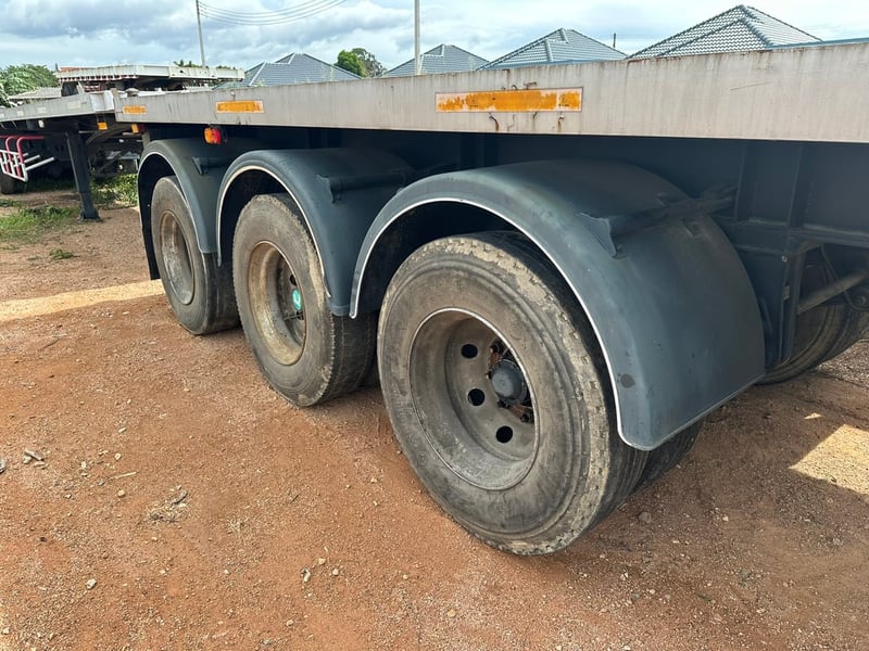 หางเบา RCK ยัด 3 เพลา ปี 51 หางพื้นเหล็ก ยาว 12.5 ยางเดิมพร้อมใช้ 70% เอกสารยัดลงเล่มแล้ว คิงพินผ่านโอนย้ายได้เลย 