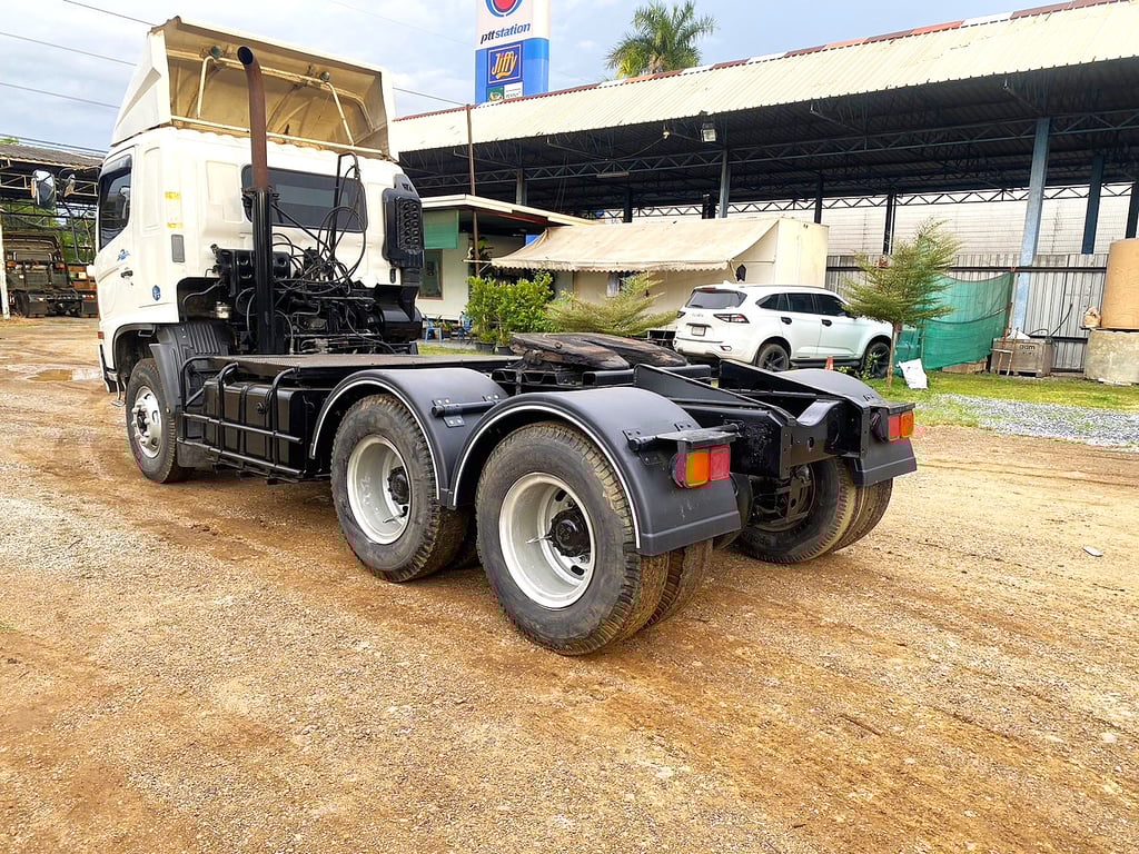 HINO FM2PK 314แรงม้า รถบรรทุก 10ล้อ หัวลาก เฉพาะหัว ปี46 EURO2 HINO FM2PK 314แรงม้า รถบรรทุก 10ล้อ หัวลาก เฉพาะหัว ปี46 EURO2