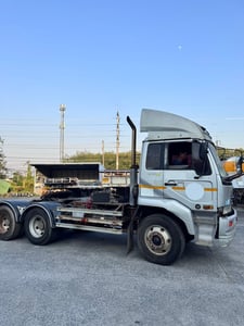 สิบล้อหัวลาก NISSAN UD CWM454 ปี 49 320แรง เครื่อง PF6 สภาพสวยๆทุกคัน