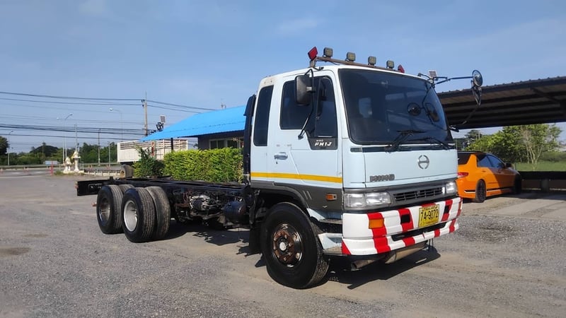 สิบล้อหัวคัซซี HINO FM1J 210แรง ปี 45 เครื่อง JO8C  2 เพลา แต่วิ่งเพลาเดียว ท้ายยาว 7.20 เมตร