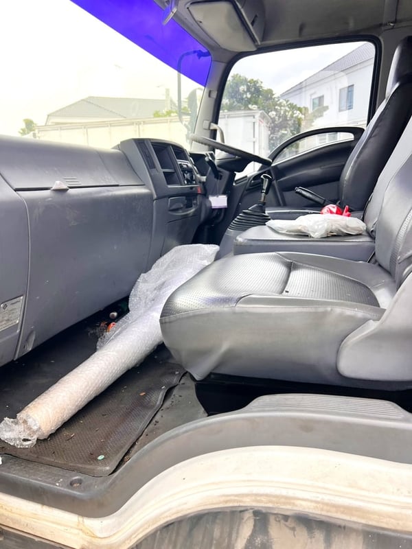 หกล้อตู้สิบบาน รถก๊าซ ISUZU FTR 220 แรง ปี 54-55