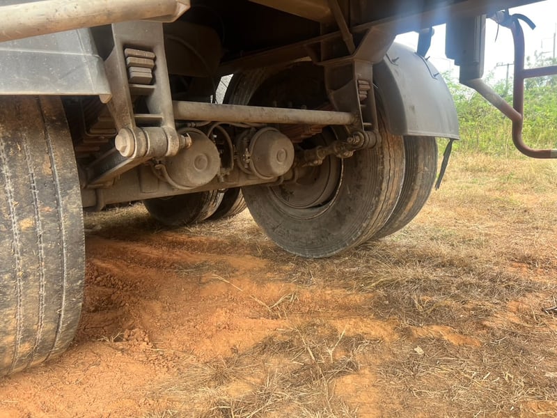 หางพื้นเรียบ 3 เพลา พนัส PANUS ปี 55 สภาพยางด้อยบ้าง ระบบเบรคไฟใช่งานได้ คัซซีดี ไม่ดาม