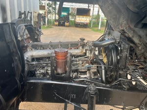 สิบล้อเพลาเดียว ISUZU 175แรง ปี47 