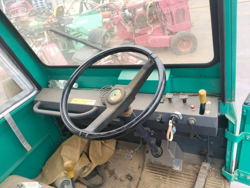 ขายรถบรรทุกการเกษตร เก่าญี่ปุ่น 4x4 ยกดั๊มได้ เครื่องยนต์สตาร์ท สนใจโทร061-6532306