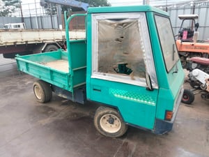 ขายรถบรรทุกการเกษตร เก่าญี่ปุ่น 4x4 ยกดั๊มได้ เครื่องยนต์สตาร์ท สนใจโทร061-6532306