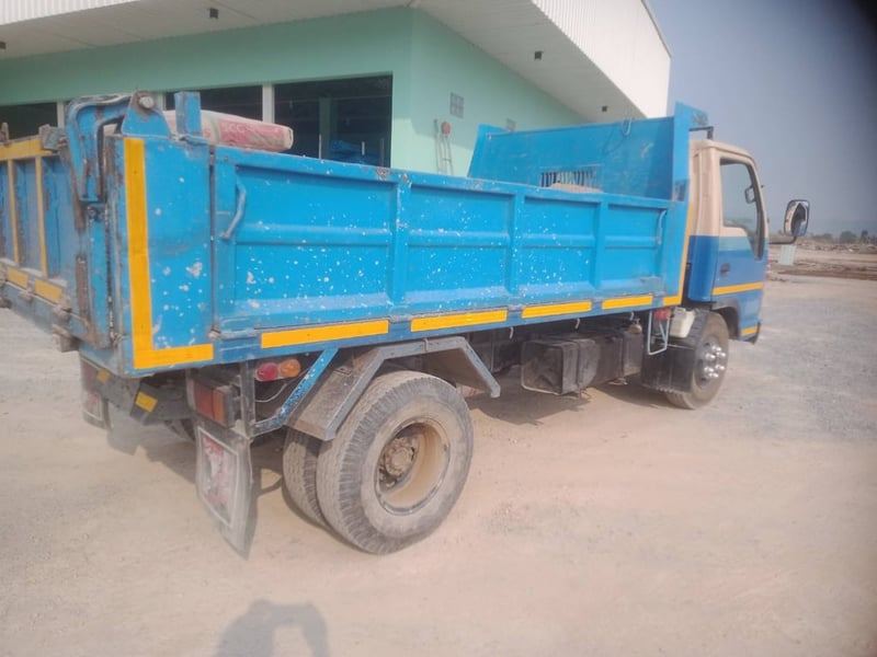 ISUZU NPR 115แรงม้า รถบรรทุก 6ล้อ ดั้มพ์ ปี2004