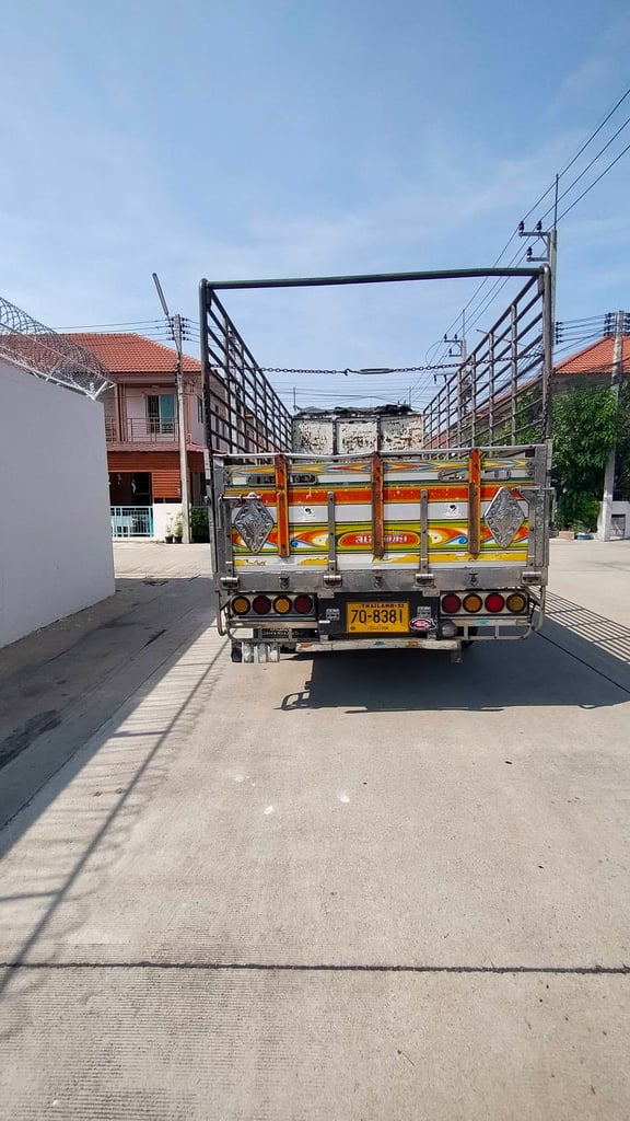 ISUZU FRR 210แรงม้า รถบรรทุก 6ล้อ กระบะคอกสูง ปี2013