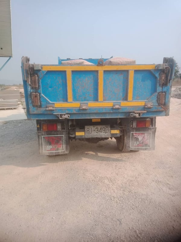 ISUZU NPR 115แรงม้า รถบรรทุก 6ล้อ ดั้มพ์ ปี2004