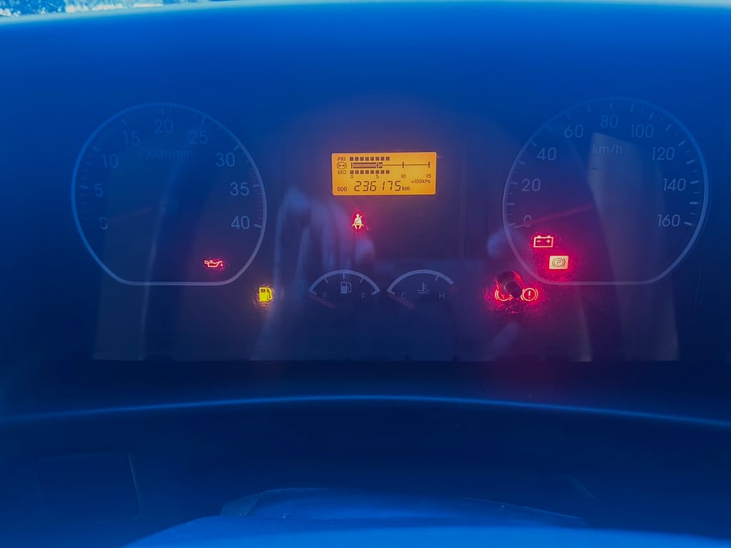 ISUZU FRR 210แรงม้า รถบรรทุก 6ล้อ กระบะคอกสูง ปี2019 เลขไมล์ 230,000 กม.