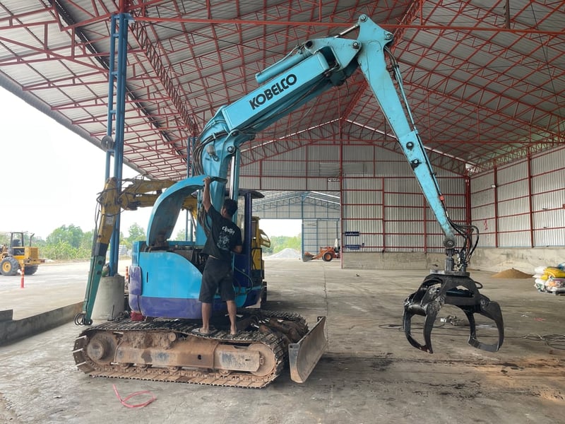 ขายรถคีบpc75