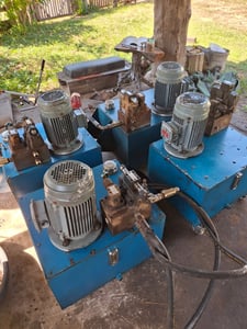 ขายเหมา4ชุด ชุดละ7,500บาท ปั้มไฮดรอลิคมอเตอร์4แรงไฟ380vใช้งานปกติ พร้อมถ้งขนาด80ลิตร  หรือจะแยกตัวไหนสอบถามได้ อยู่วัฒนานคร จ.สระแก้ว โทร0850915223