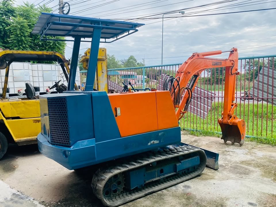 รถแม็คโครเล็ก Kubota KH-027 รถแม็คโครเล็ก Kubota KH-027