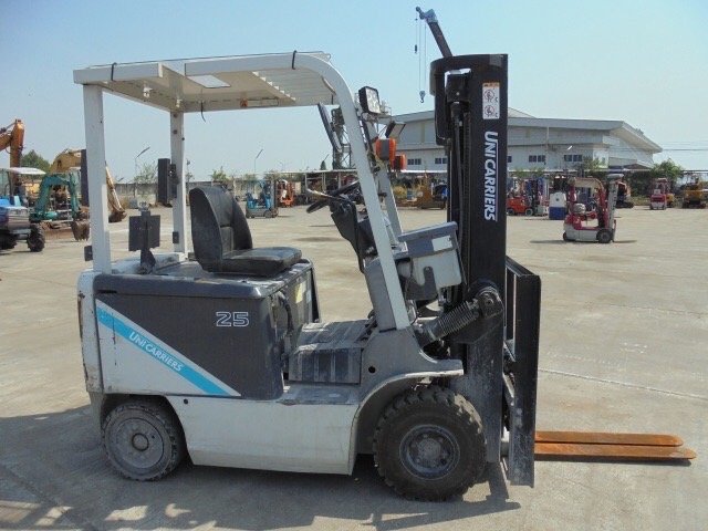 รถโฟล์คลิฟไฟฟ้า UNICARRIERS (นิสสัน)