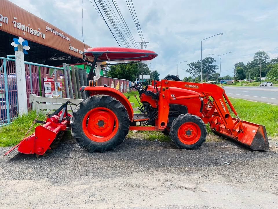 รถไถคูโบต้า 47 แรง อุปกรณ์ 2 ชิ้น รถไถคูโบต้า 47 แรง อุปกรณ์ 2 ชิ้น