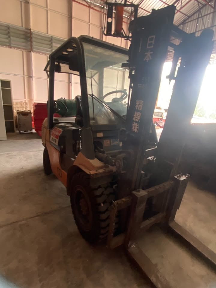 รถโฟล์คลิฟ TOYOTA FT30 รุ่น7 3ตัน รถโฟล์คลิฟ TOYOTA FT30 รุ่น7 3ตัน