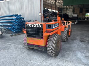 รถตักล้อยาง รถตักล้อยาง