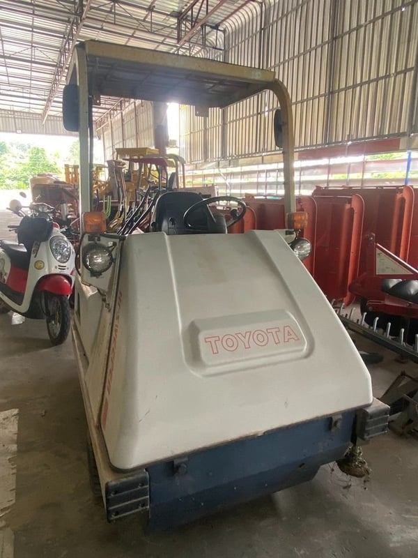 รถดูดฝุ่น TOYOTA เบนซิล