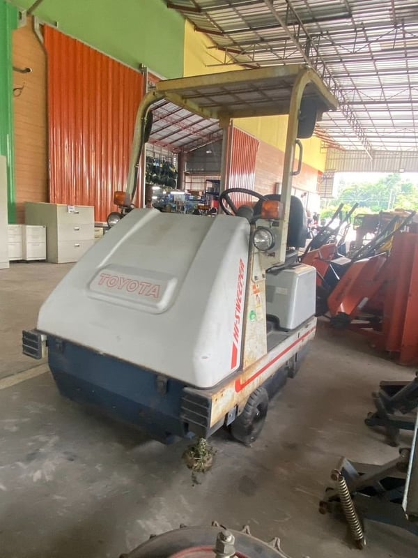 รถดูดฝุ่น TOYOTA เบนซิล