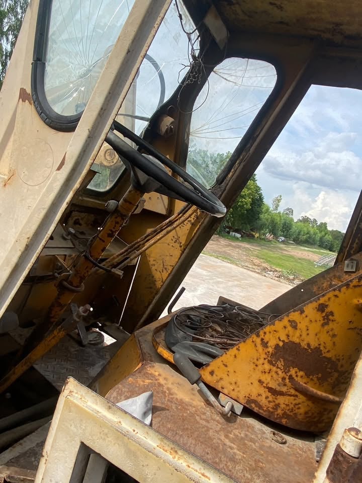 รถตักงาโฟล์คลิฟ KOMATSU SD20 รถตักงาโฟล์คลิฟ KOMATSU SD20