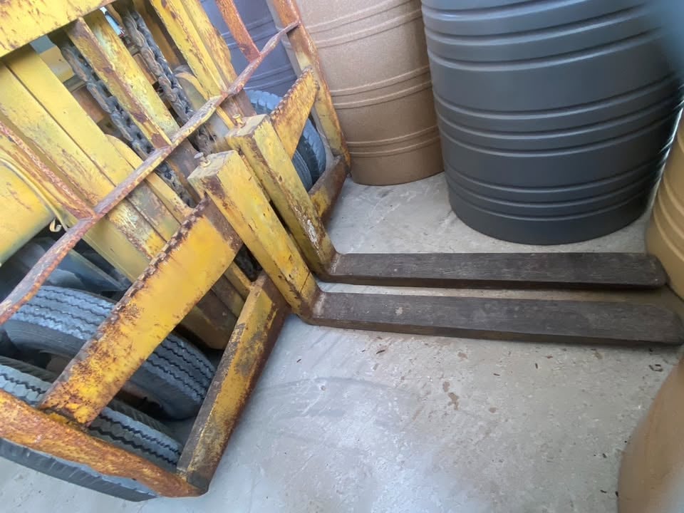 รถโฟล์คลิฟสีเหลือง KOMATSU FD50 5ตัน เสาสูง 3 เมตร