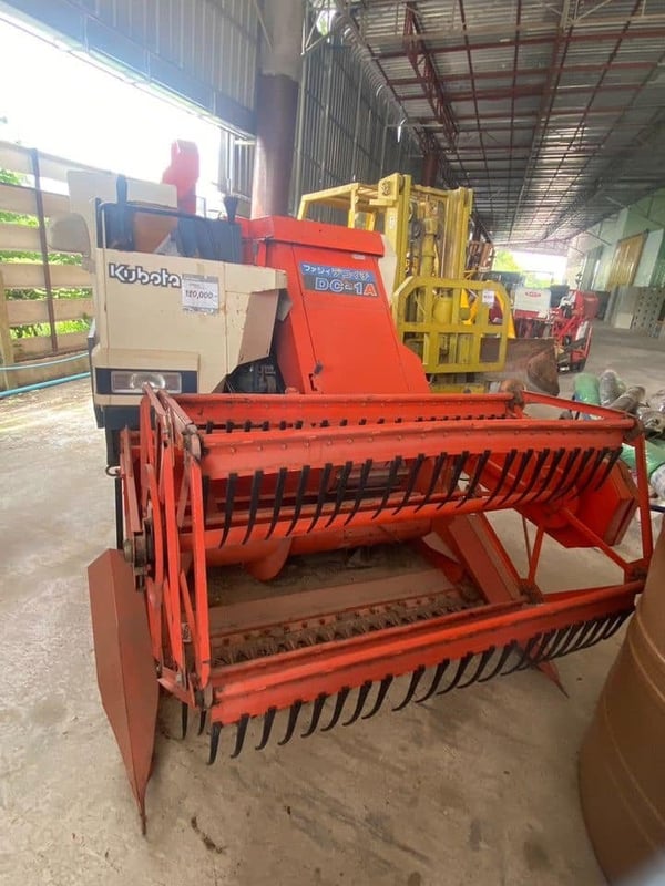 รถเกี่ยว เกี่ยวถั่ว KUBOTA DC-1S รถเกี่ยว เกี่ยวถั่ว KUBOTA DC-1S