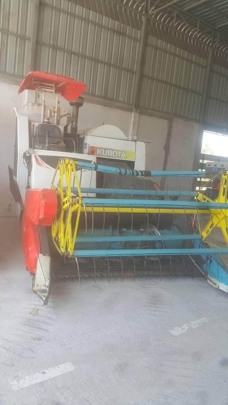 รถเกี่ยว DC60 KUBOTA รถเกี่ยว DC60 KUBOTA