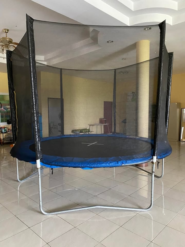 แทรมโพลีน