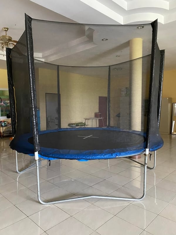 แทรมโพลีน