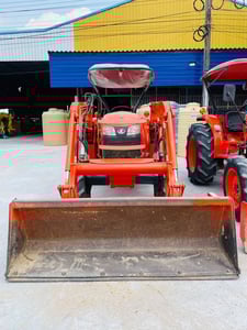 รถไถคูโบต้า KUBOTA 47แรง ชุดบุ้งกี๋ LA588 ติดเครื่องตัดหญ้าท้ายรถ