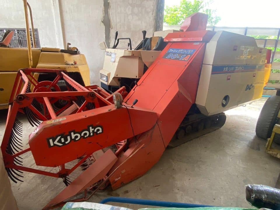 รถเกี่ยว เกี่ยวถั่ว KUBOTA DC-1S รถเกี่ยว เกี่ยวถั่ว KUBOTA DC-1S