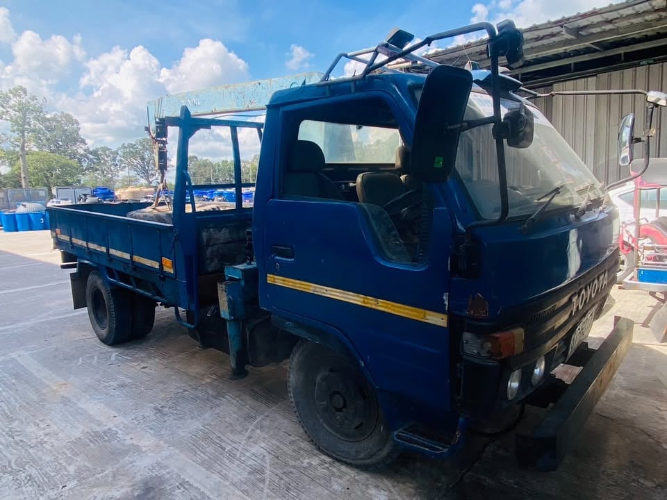 รถหกล้อติดเครน 2 ตัน โตโยต้า ไดน่า รถหกล้อติดเครน 2 ตัน โตโยต้า ไดน่า