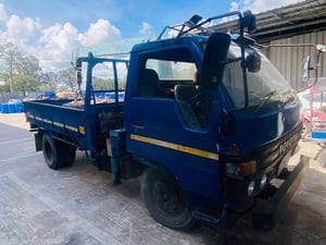 รถหกล้อติดเครน 2 ตัน โตโยต้า ไดน่า รถหกล้อติดเครน 2 ตัน โตโยต้า ไดน่า