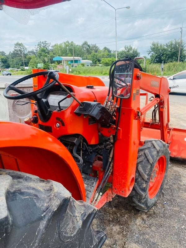 รถไถคูโบต้า 47 แรง อุปกรณ์ 2 ชิ้น รถไถคูโบต้า 47 แรง อุปกรณ์ 2 ชิ้น