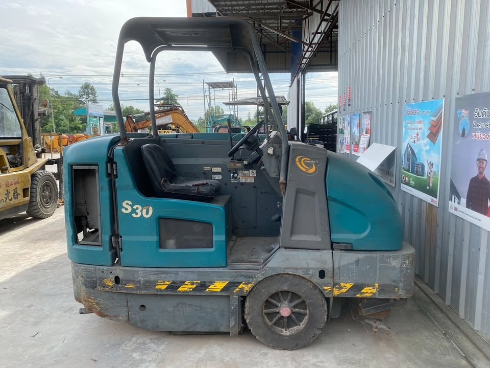 รถดูดฝุ่น TENNANT GA NO.2 รถดูดฝุ่น TENNANT GA NO.2