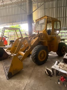 รถตักสีเหลือง MITSUBISHI WS-3