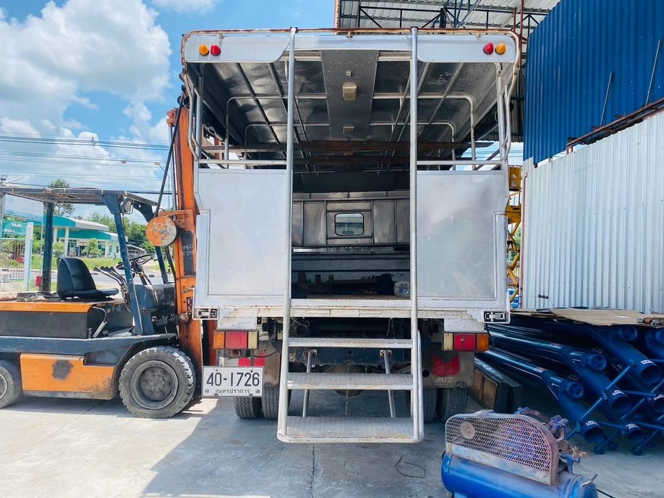 เฉพาะหลังคารถอลูมิเนียมติดเหล็ก  เฉพาะหลังคารถอลูมิเนียมติดเหล็ก