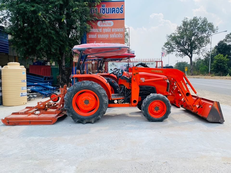 รถไถคูโบต้า KUBOTA 47แรง ชุดบุ้งกี๋ LA588 ติดเครื่องตัดหญ้าท้ายรถ รถไถคูโบต้า KUBOTA 47แรง ชุดบุ้งกี๋ LA588 ติดเครื่องตัดหญ้าท้ายรถ