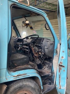 ISUZU NKR รถบรรทุก 6ล้อ กระบะเหล็ก ปี2017