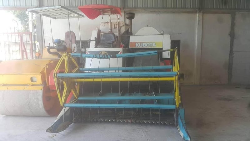รถเกี่ยว DC60 KUBOTA รถเกี่ยว DC60 KUBOTA