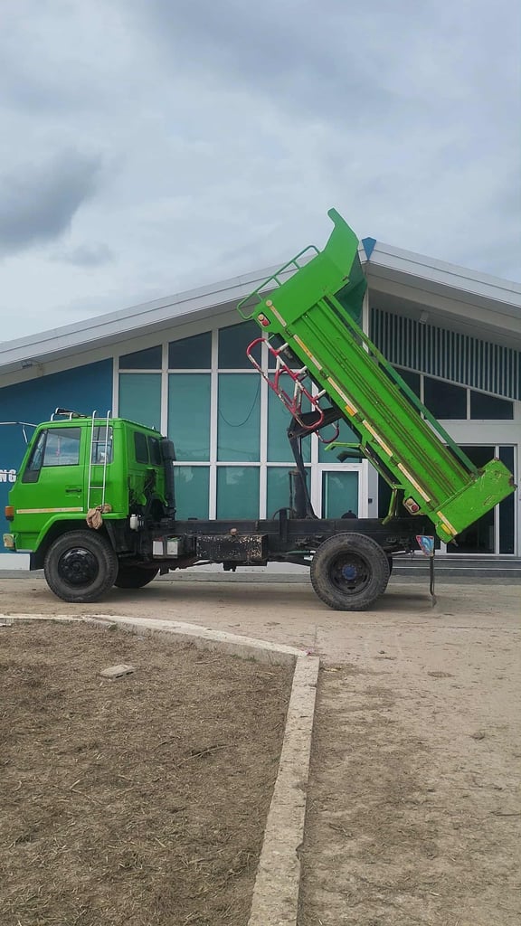 Isuzu ดั้มพ์ FTR11NY Isuzu ดั้มพ์ FTR11NY