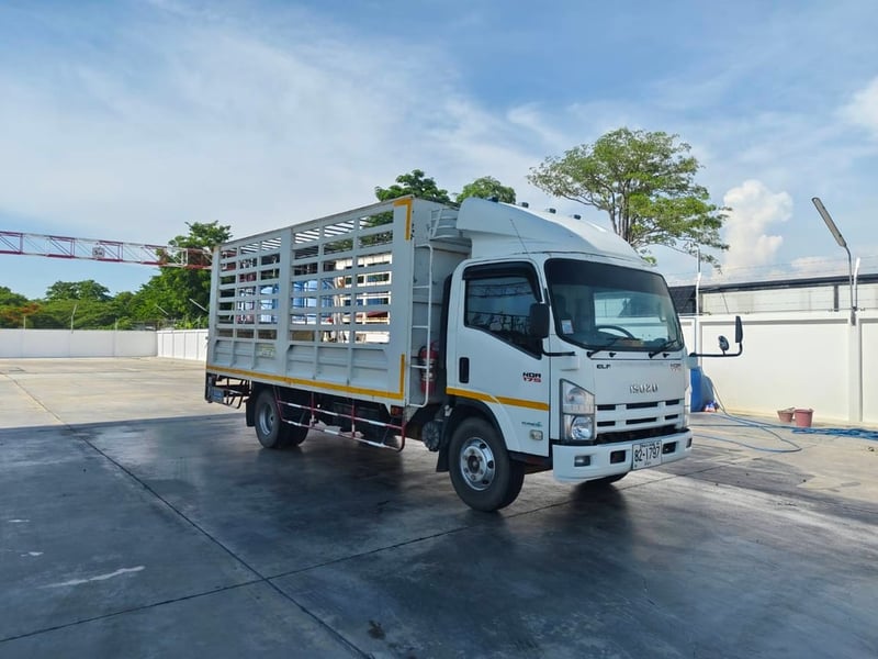 ISUZU NQR 175 แรงม้า คอกสูงติดลิฟท์ ไมล์ 2 แสน 