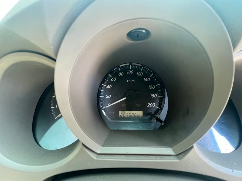 ขาย! รถกระบะ Hilux Vigo ปี07 ประเภทตอนครึ่ง ตัวยกสูง สีดำ สภาพนางฟ้า รถสวย เอกสารครบ พร้อมโอน รถใช้ในกรุงเทพ มีออกต่างจังหวัดบ้าง นานๆที รถไม่ค่อยได้ใช้ สภาพสวย ไมล์น้อย 208,000 กม. ขายราคา 190,000.- บาท สนใจติดต่อ 086-479-9624 วอลโว่