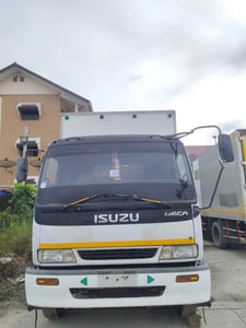 ISUZU FTR 195แรงม้า รถบรรทุก 6ล้อ ตู้แห้ง ปี2000
