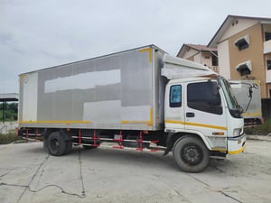 ISUZU FTR 195แรงม้า รถบรรทุก 6ล้อ ตู้แห้ง ปี2000