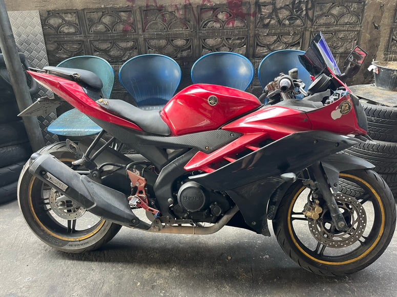 ขาย r15 8000 บาท เครื่องไม่ติด